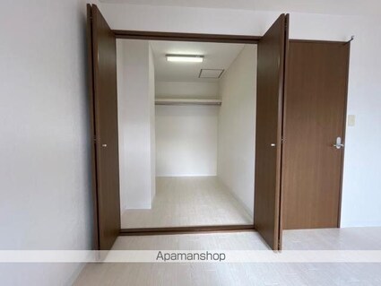 グランビュー本田町[2LDK/77.12m2]の収納1