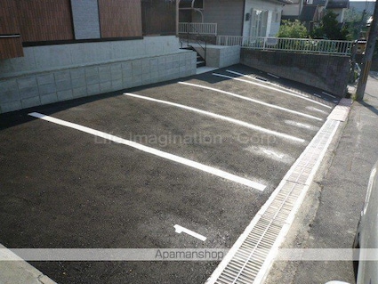 プリウス[1K/27.6m2]の駐車場3