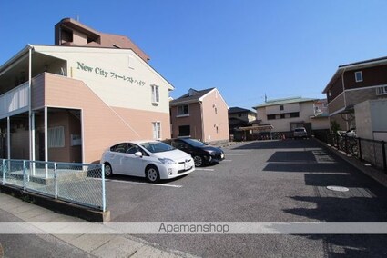 フォーレストハイツ[3DK/56.07m2]の駐車場