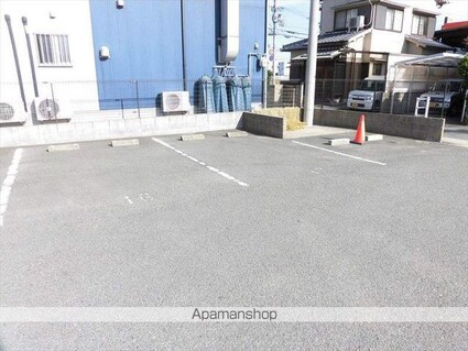 和歌山県和歌山市木ノ本[1LDK/33.39m2]の駐車場1