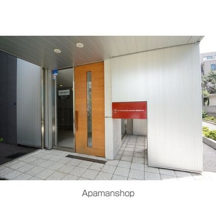 東京都新宿区余丁町[2LDK/52.81m2]のエントランス