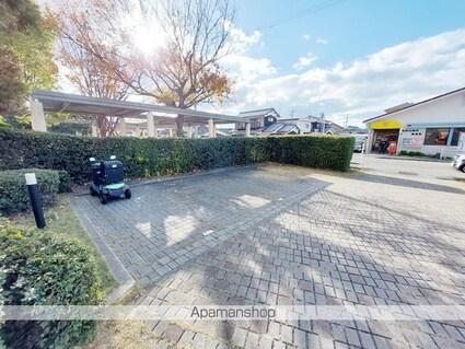 サンビレッジ伊予の里[3LDK/67.41m2]の駐車場