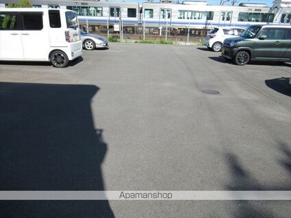 プレジール新在家[2LDK/41.6m2]の駐車場2