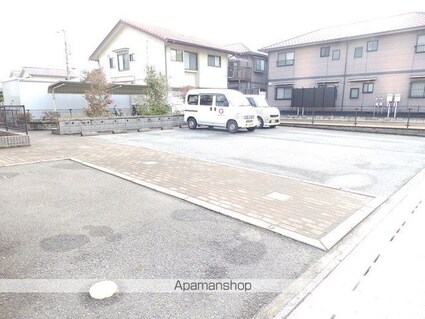 ルピナ深津[2DK/44.02m2]の駐車場1