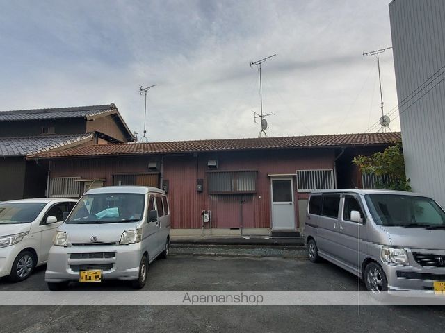 中泉川島貸家 東棟の外観写真