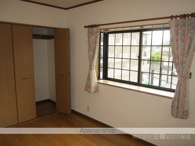 松山市 2階建 築28年の内装写真