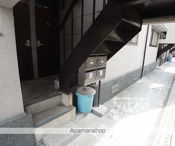 西向日ハイツの玄関写真