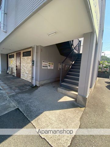 マリッチ今宿の玄関写真