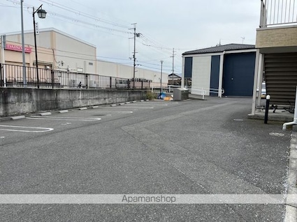 滋賀県犬上郡豊郷町大字沢[1K/28.01m2]の駐車場