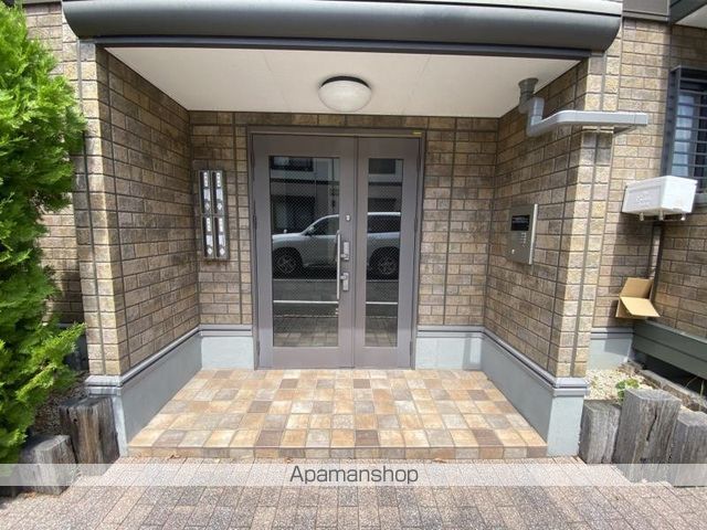 リビングタウン南花田B棟の玄関写真