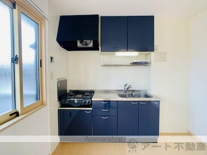 ソレーユ高岡　Ｃ棟[1LDK/45.42m2]のキッチン