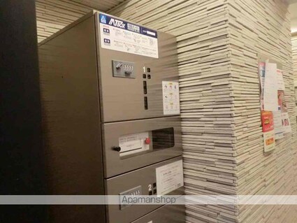 ベルジュネス春日町[1K/27.2m2]のエントランス3