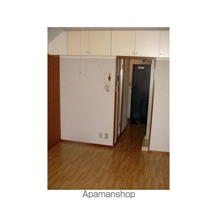 ウッドクレスト砧ＡＢＣ棟[1R/16.74m2]のリビング・居間