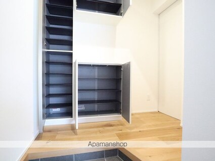 愛知県名古屋市昭和区小坂町１丁目[2LDK/77.45m2]の玄関