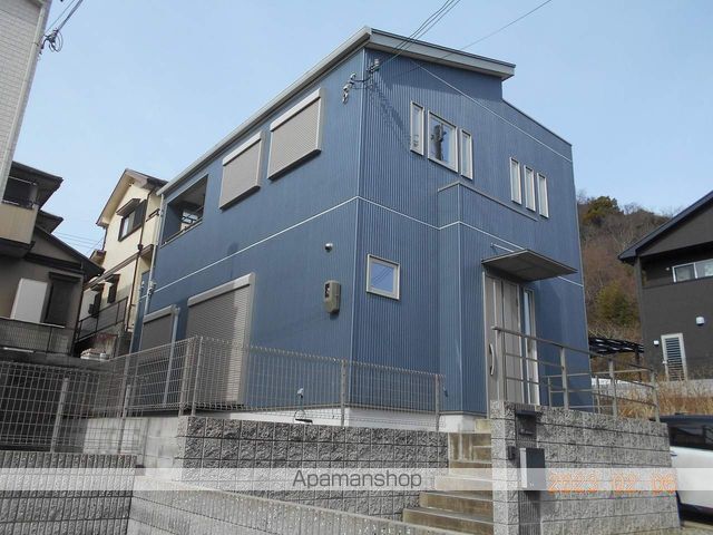 阪和線 六十谷駅 徒歩27分 2階建 築12年の外観写真