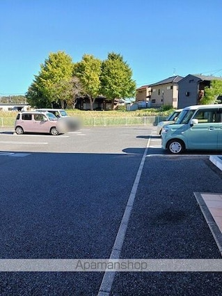 エトワールＢ[1LDK/45.82m2]の駐車場1