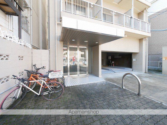 朝日プラザアドバンス淡路の玄関写真