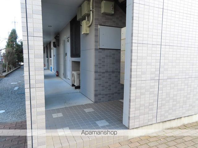 アクアサイドB棟の玄関写真