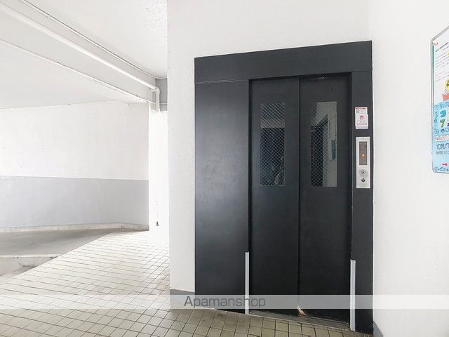 吉原パレスマンションの外観写真