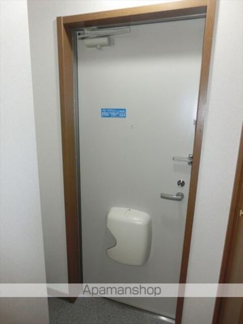 和歌山県和歌山市秋月[1K/27m2]の玄関