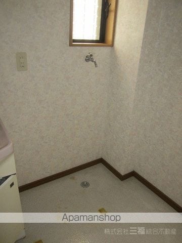 松山市 2階建 築28年の内装写真