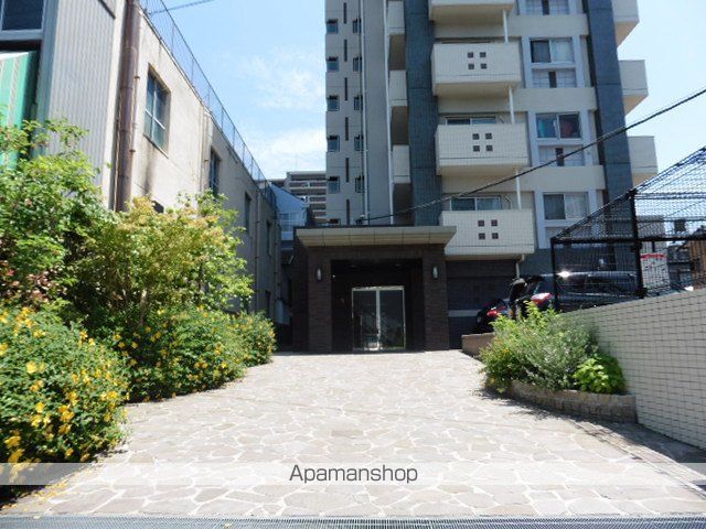 ロイヤルステージ吉塚の玄関写真