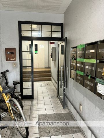 リバティハイツ美園の玄関写真