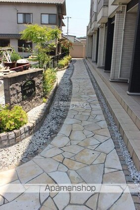 広島県福山市大門町１丁目[1LDK/52.99m2]のエントランス