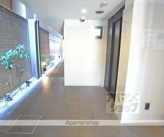 プレサンスNEO京都烏丸の玄関写真