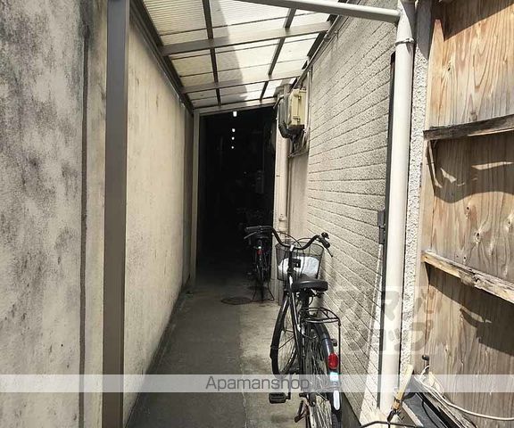 春日マンションの外観写真