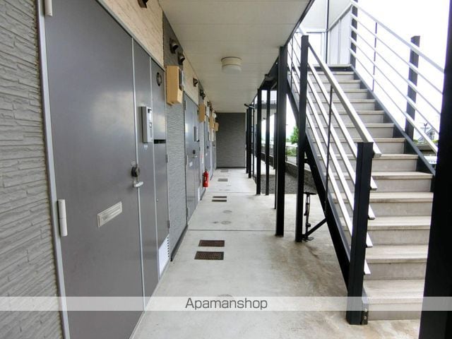 レオパレス津田山手の玄関写真