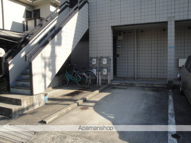 河内メゾンの玄関写真