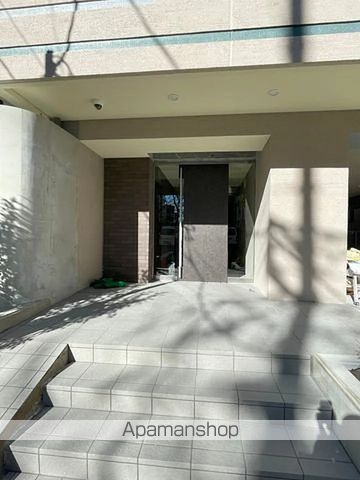 レイ両国の玄関写真