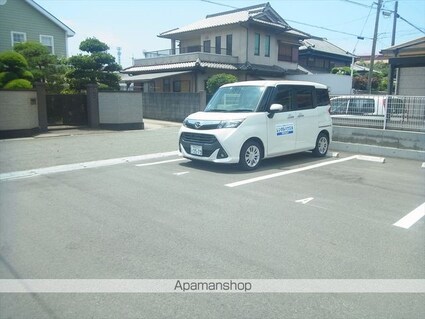 パイエティヨシマン[3LDK/97.7m2]の駐車場1