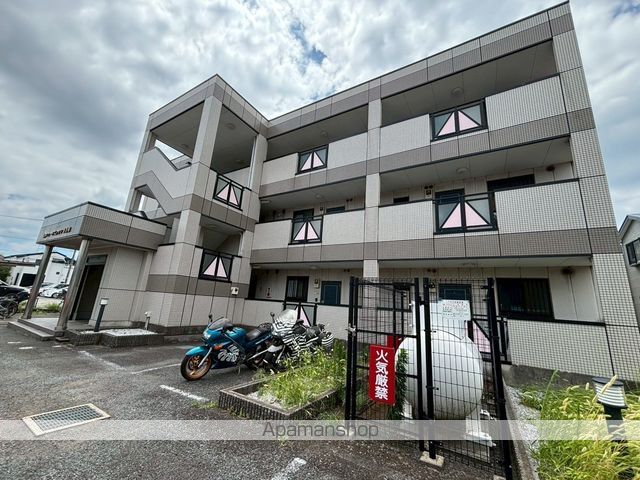 クイーンズタウンIII番館の外観写真