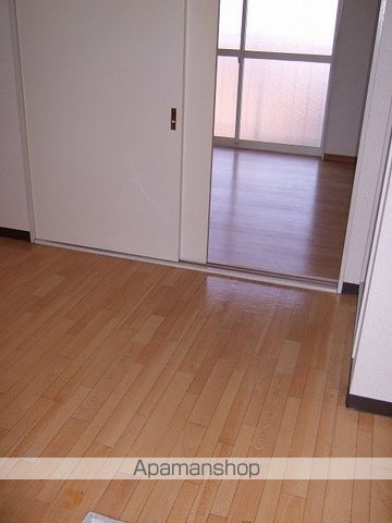 富山市 3階建 築34年の内装写真
