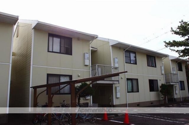 屋島ハイツ B棟の外観写真
