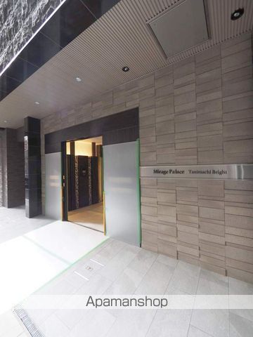 LA DOUCEUR谷町の玄関写真