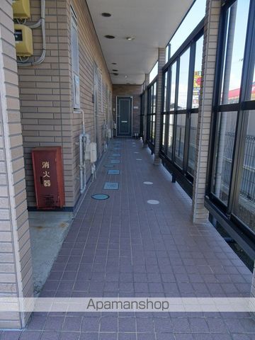 ダンディピースの玄関写真