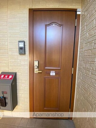 Ｔ’ｓスクエア[2LDK/59.58m2]の玄関