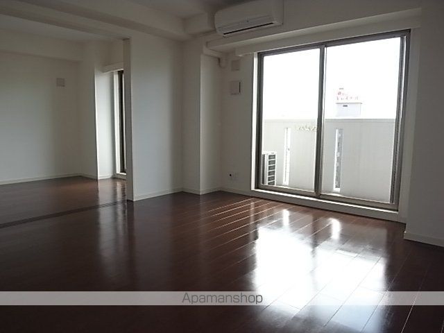 AMBIENTE 泉の内装写真