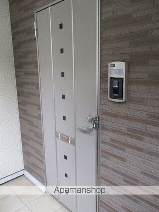 和歌山県和歌山市手平５丁目[1K/26.08m2]のエントランス