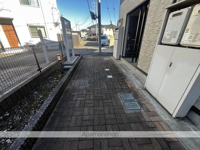 レオパレスシルフィの玄関写真