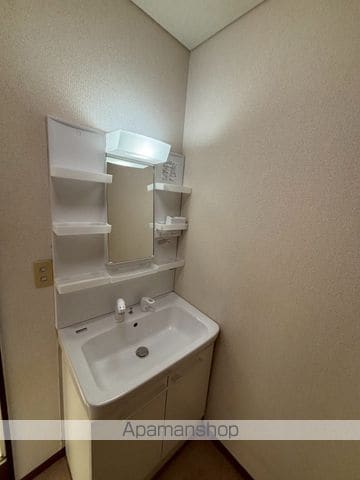 ファミーユおおいIIの内装写真