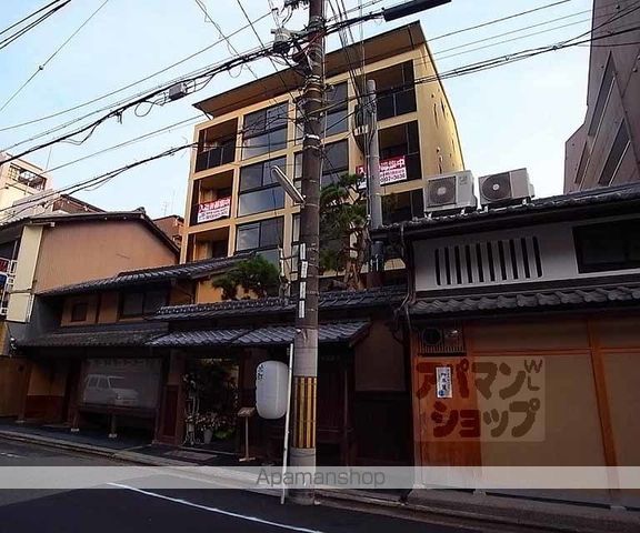ヴィラスタジオーネ御所南の外観写真