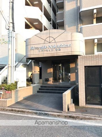 リバーサイド中島の玄関写真