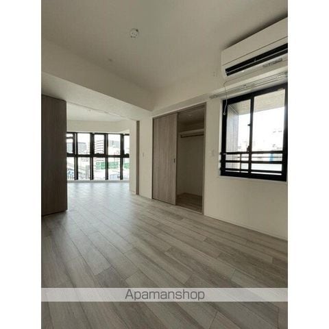 コンフォリア・リヴ本町WEST Qの内装写真