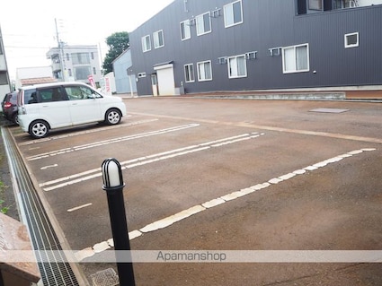 ラフレシール[1K/29.41m2]の駐車場3