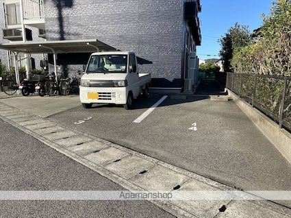 レオパレスマスカット[1K/20.28m2]の駐車場1