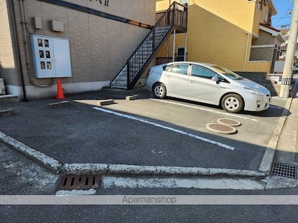 シャトレー・ワタナベⅡ[1K/23.59m2]の駐車場1